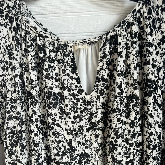 143 Story by Line Up Tiered Flowy Dress Long Bell Sleeve Floral Print  M - Picture 4 of 14